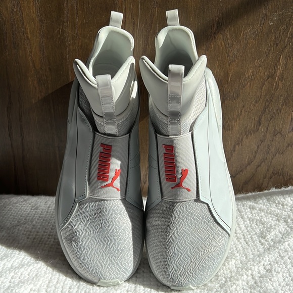 Puma Fierce gray sneakers woman’s 9 - Picture 3 of 10